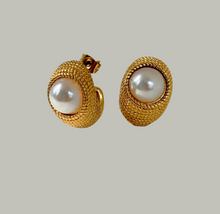 Cargar imagen en el visor de la galería, Pearl Earrings
