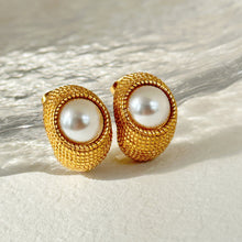 Cargar imagen en el visor de la galería, Pearl Earrings
